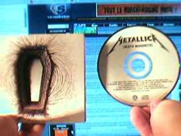 Fans have posted images of the final CD packaging on blog sites